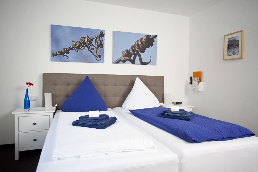 Hotel Emmerich Виннинген Номер фото