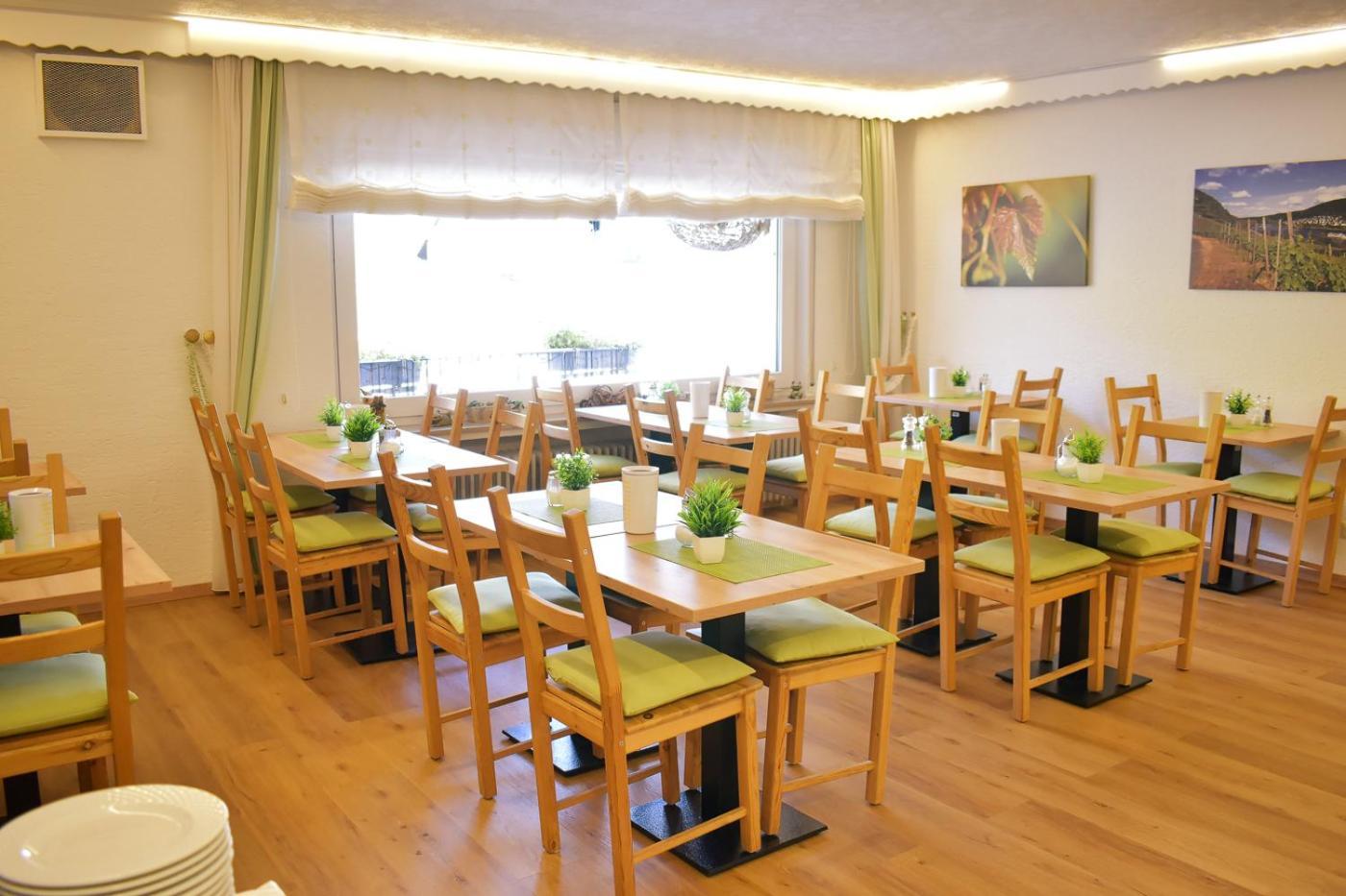 Hotel Emmerich Виннинген Экстерьер фото