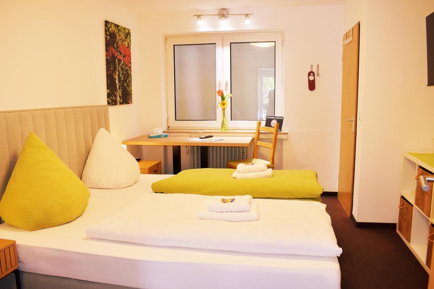 Hotel Emmerich Виннинген Номер фото